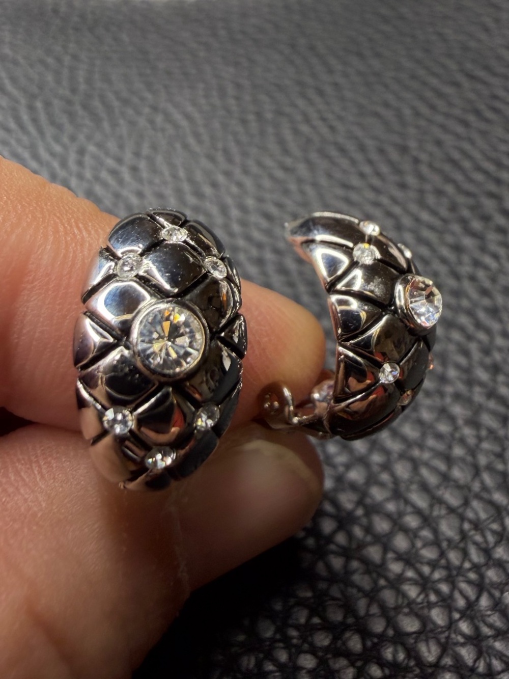 NWT Vintage Jankuo Quilted Silver Tone Crystal Clip On Earrings 1.25" x .25"